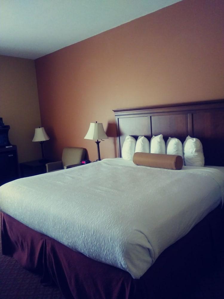 Best Western Plus Madison Exterior photo